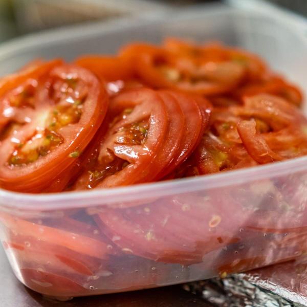 Fresh slicing tomatoes